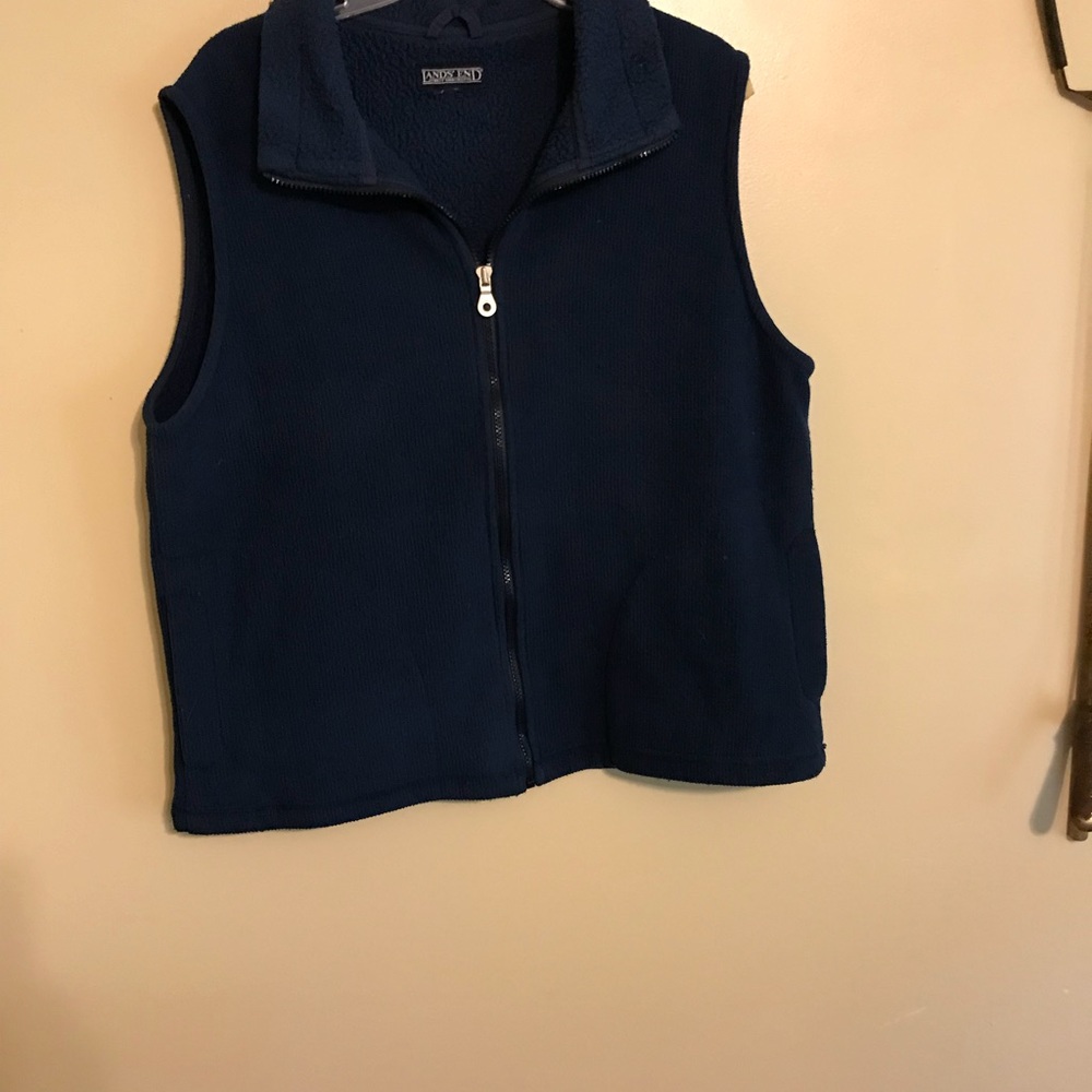 8 different color vest